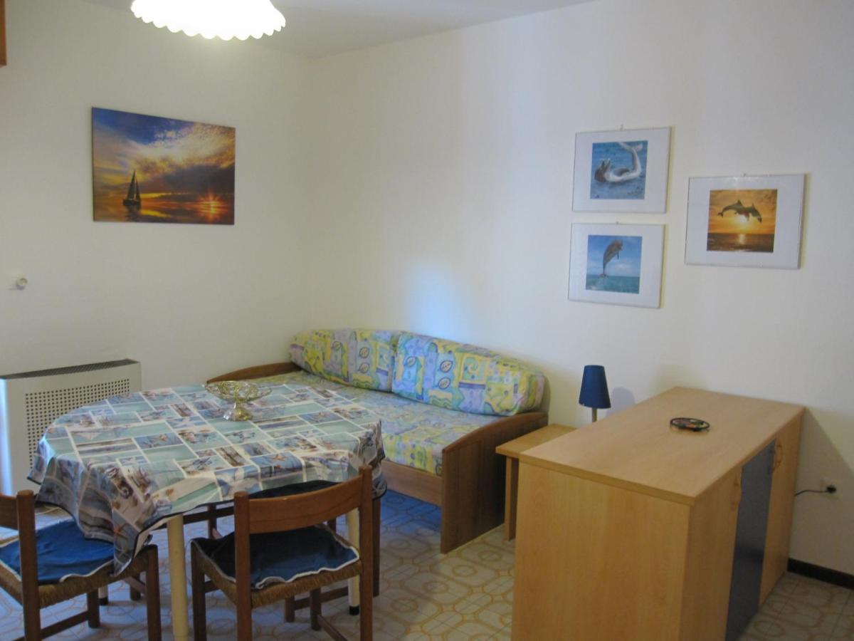Argea Apartment Градо Екстериор снимка