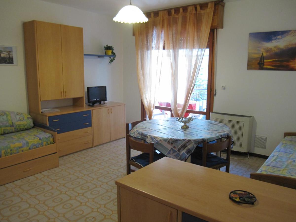 Argea Apartment Градо Екстериор снимка
