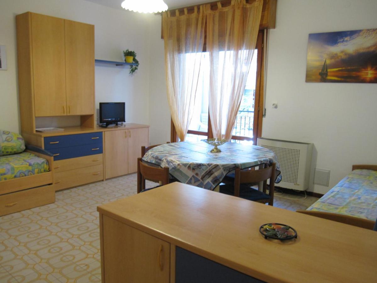 Argea Apartment Градо Екстериор снимка