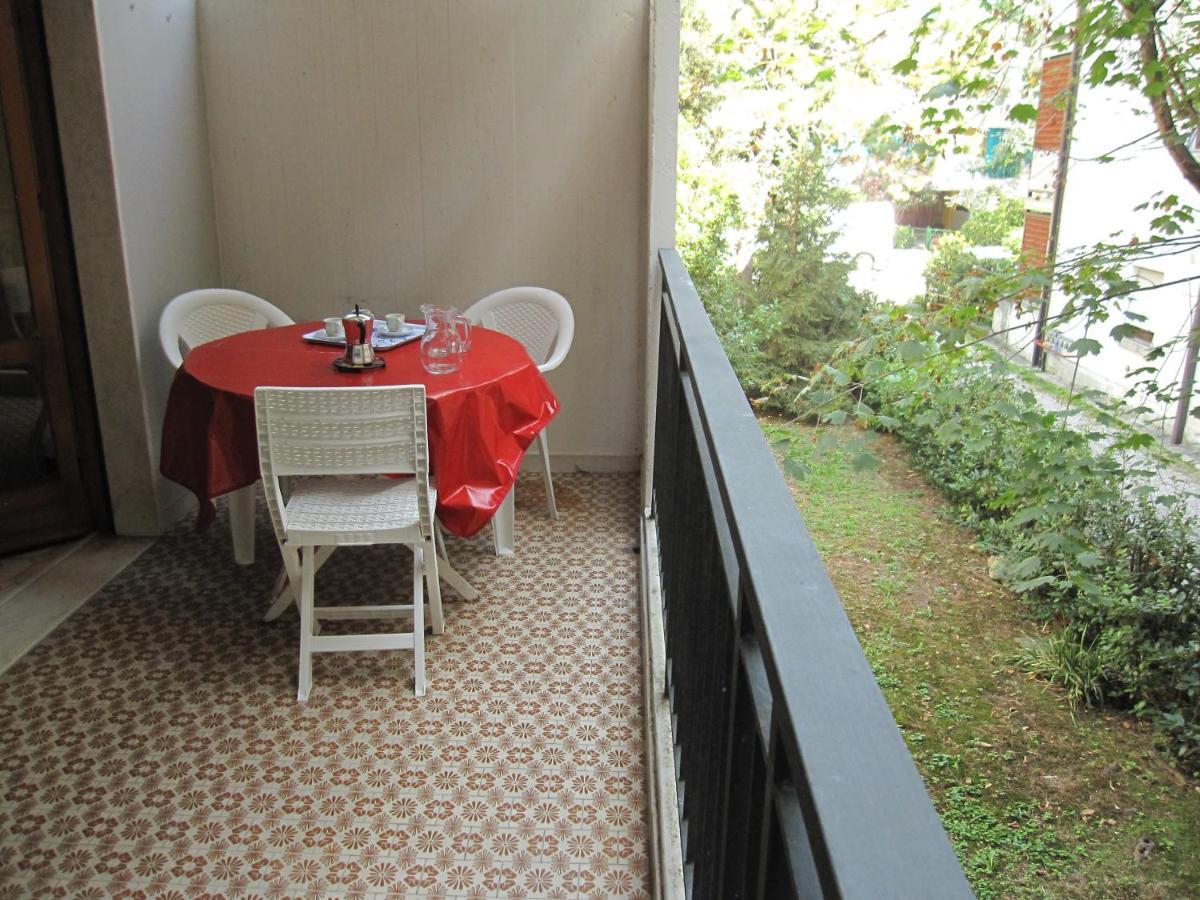 Argea Apartment Градо Екстериор снимка