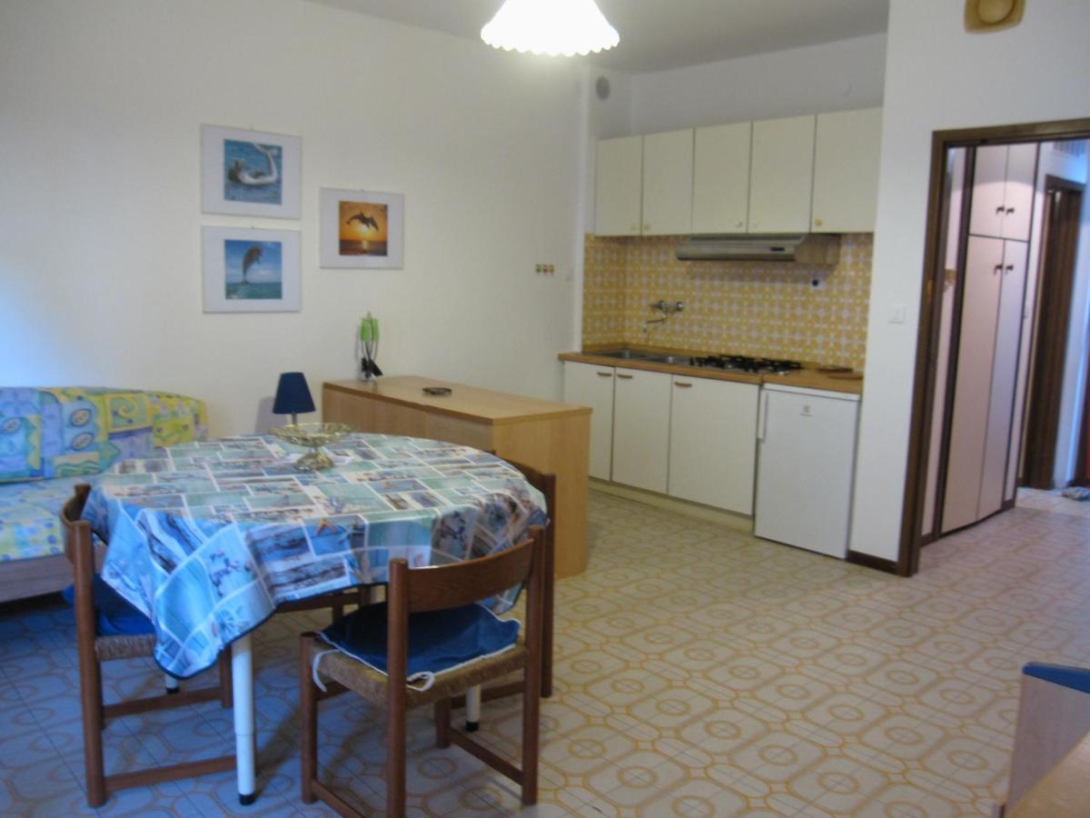 Argea Apartment Градо Екстериор снимка