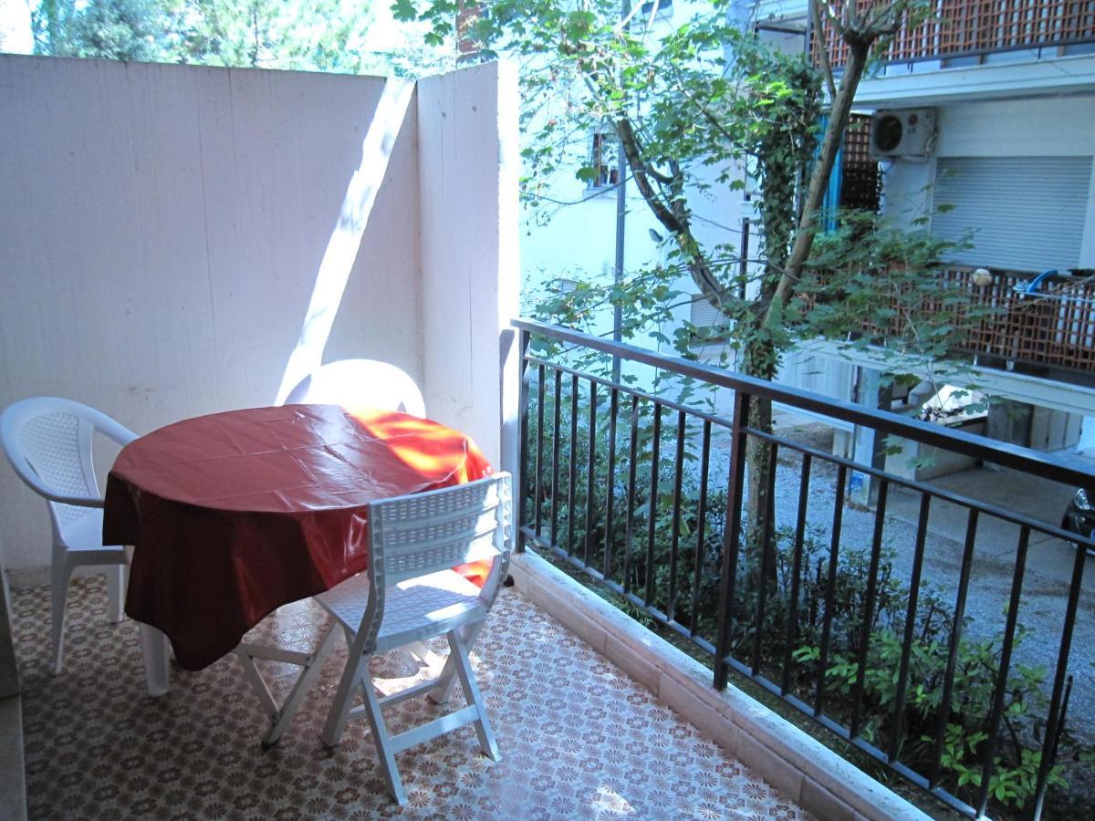 Argea Apartment Градо Екстериор снимка