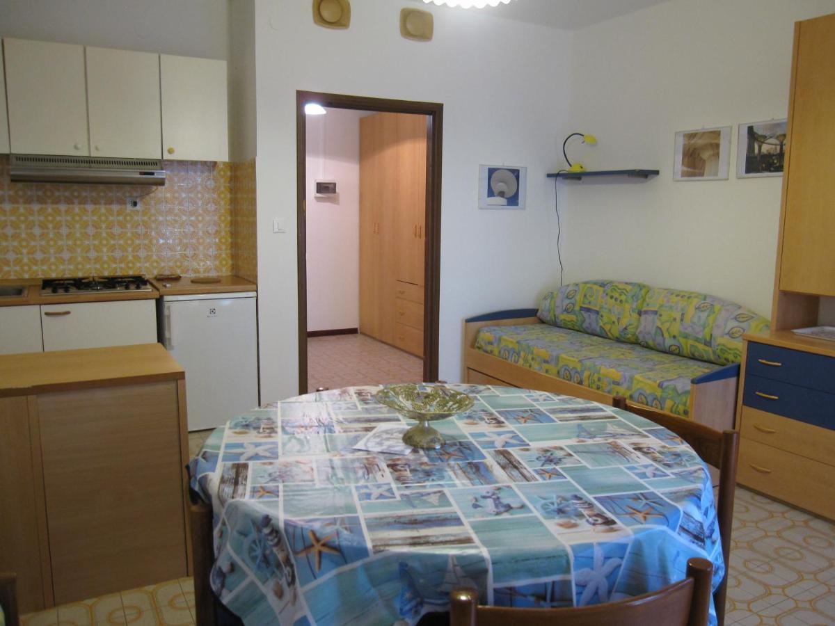 Argea Apartment Градо Екстериор снимка