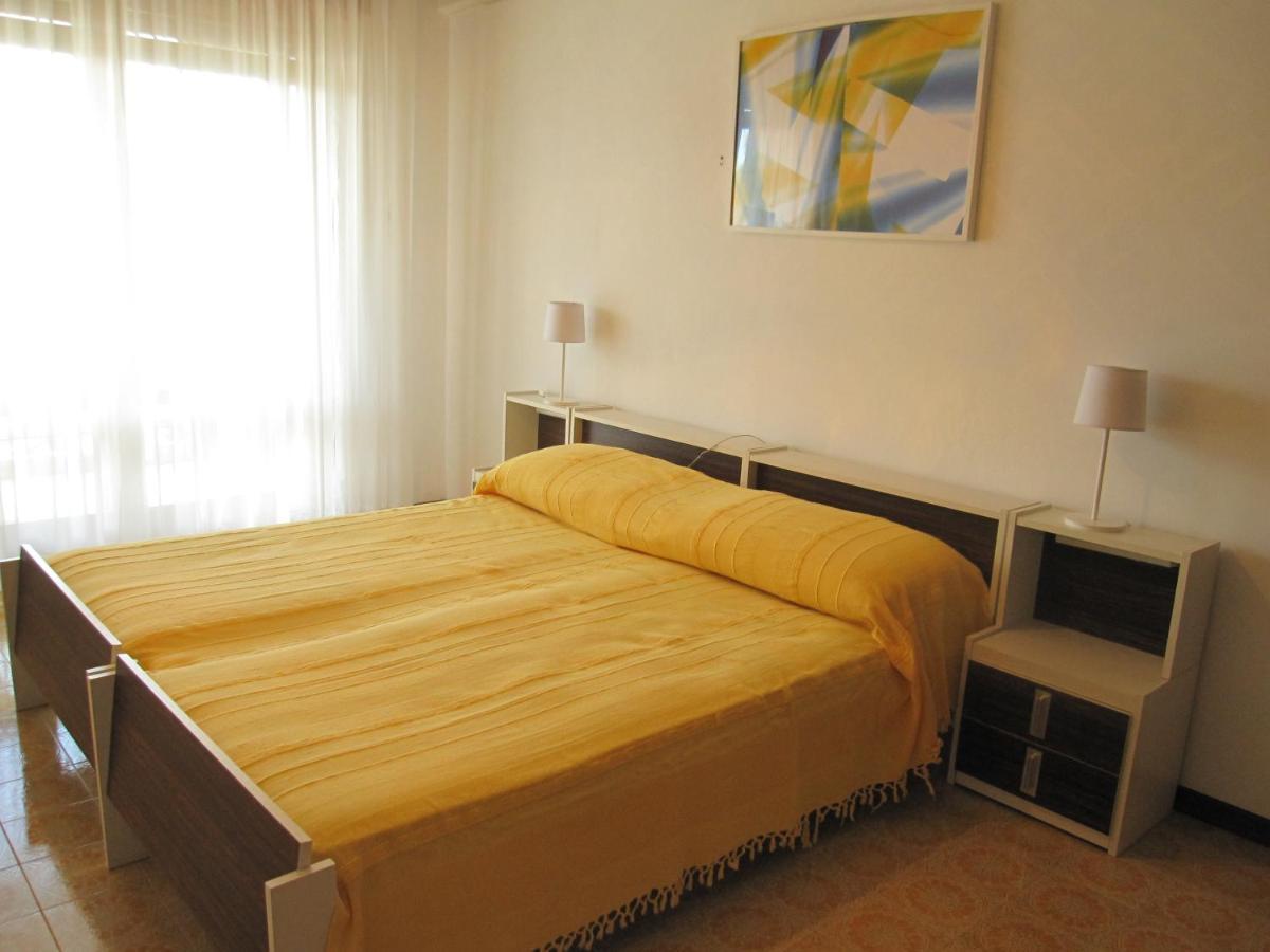 Argea Apartment Градо Екстериор снимка