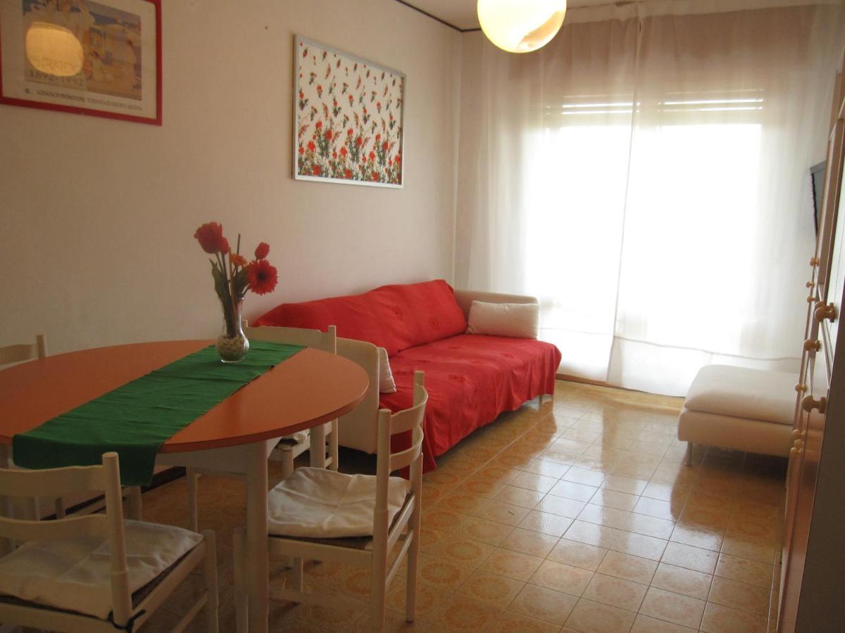 Argea Apartment Градо Екстериор снимка